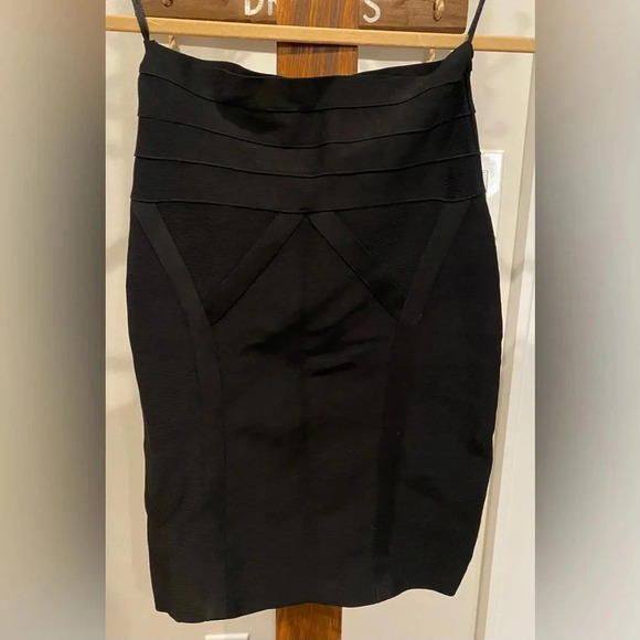 Bebe Women’s Black Stretch Mini Pencil Skirt Viscose Spandex Bodycon Medium EUC - Picture 4 of 13